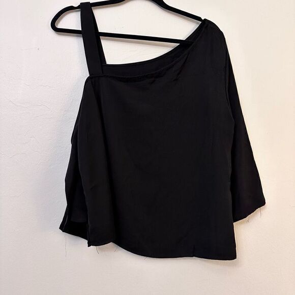 Tobi One Shoulder Blouse Top Black Size Large - Picture 2 of 3